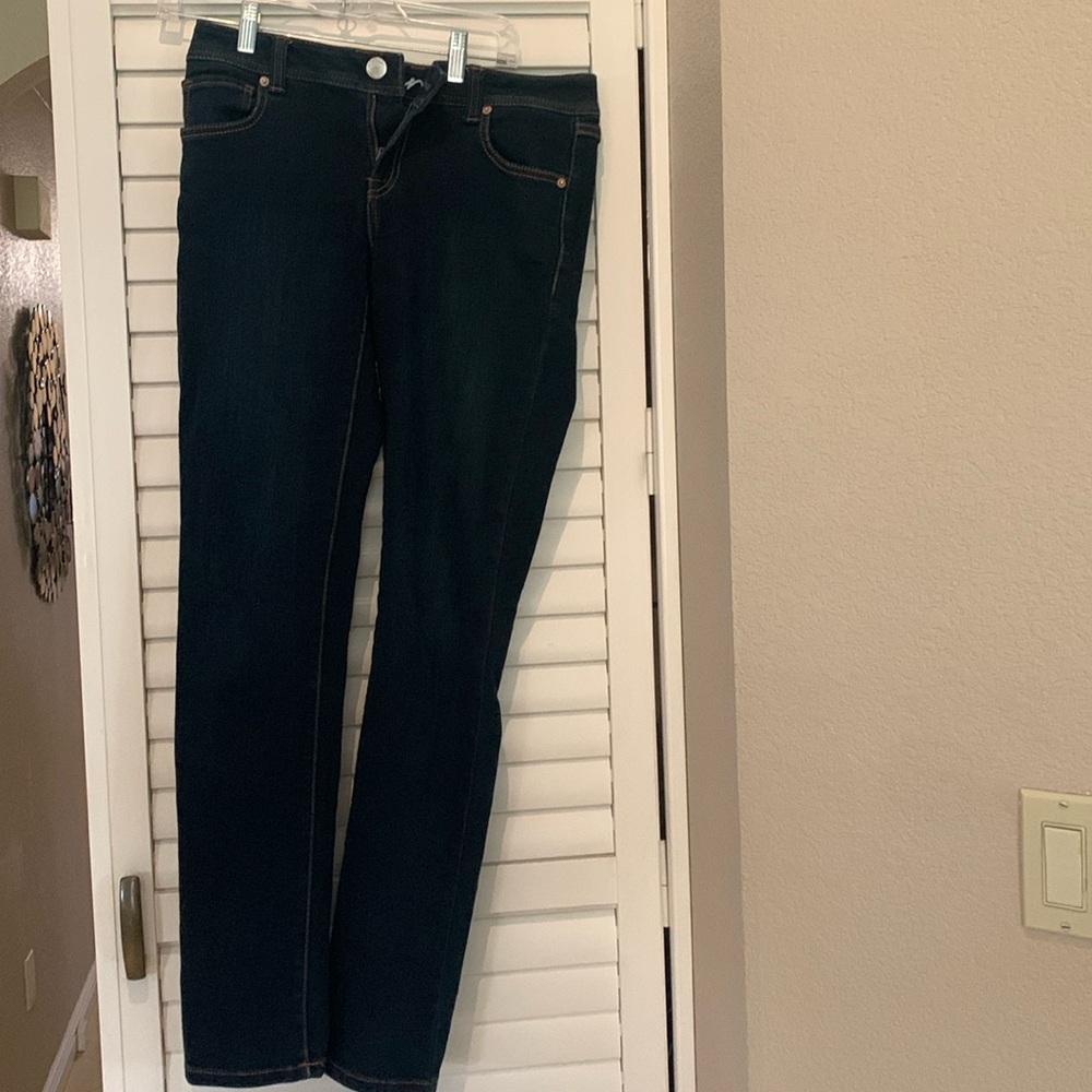 inc skinny leg jeans. Gentle worn, dark wash. Size 6